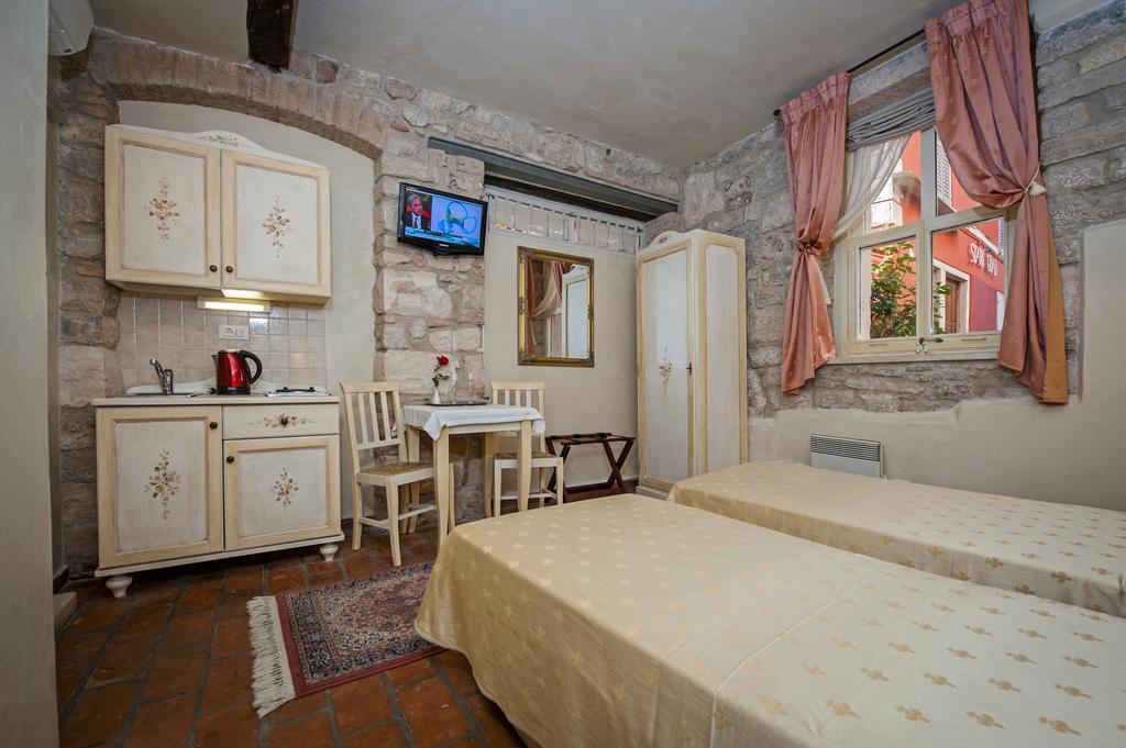 רוביני Residence Marco Polo Centro Storico מראה חיצוני תמונה