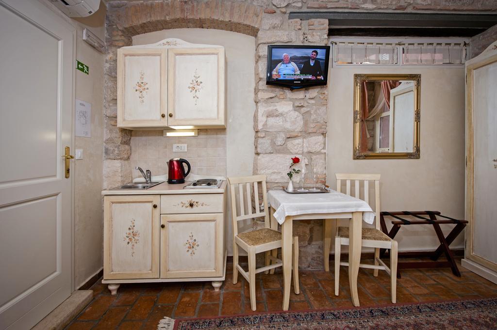 רוביני Residence Marco Polo Centro Storico מראה חיצוני תמונה