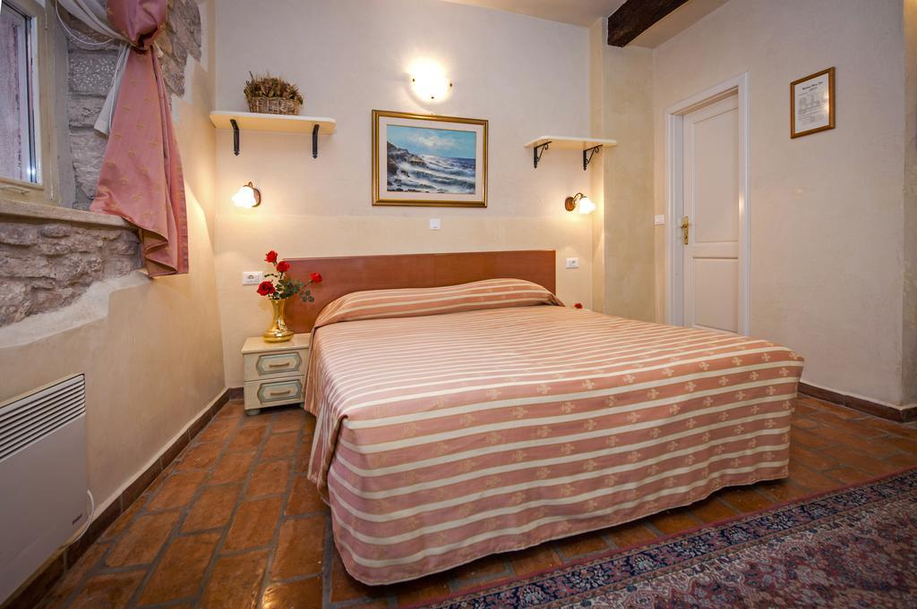 רוביני Residence Marco Polo Centro Storico מראה חיצוני תמונה